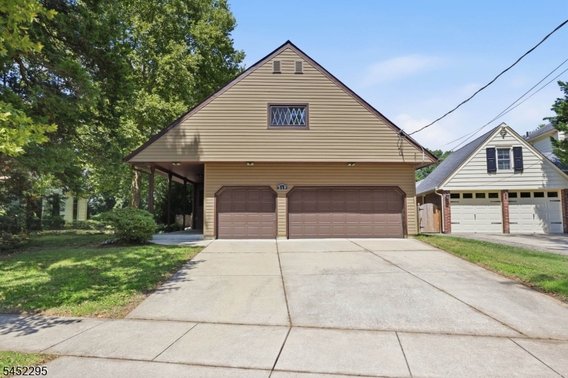319 Oaklawn Ave