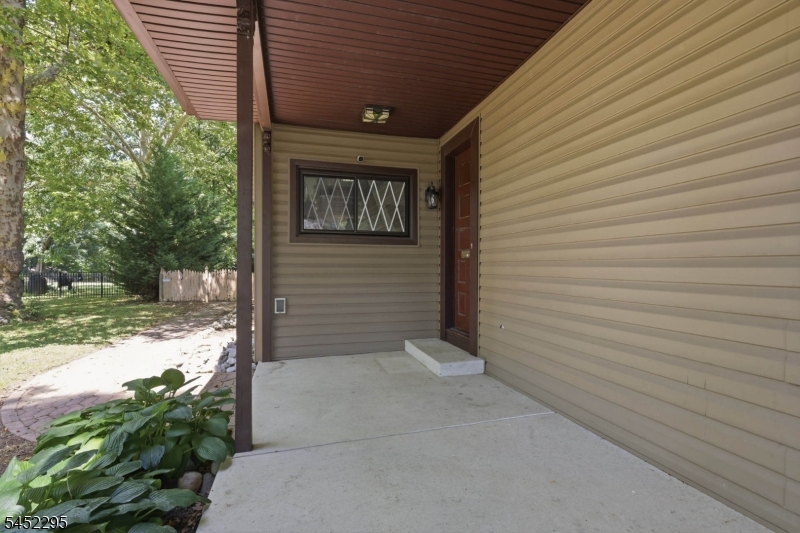 319 Oaklawn Ave