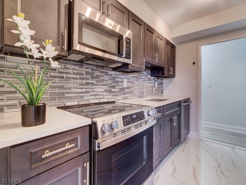 377 S Harrison Street 8I