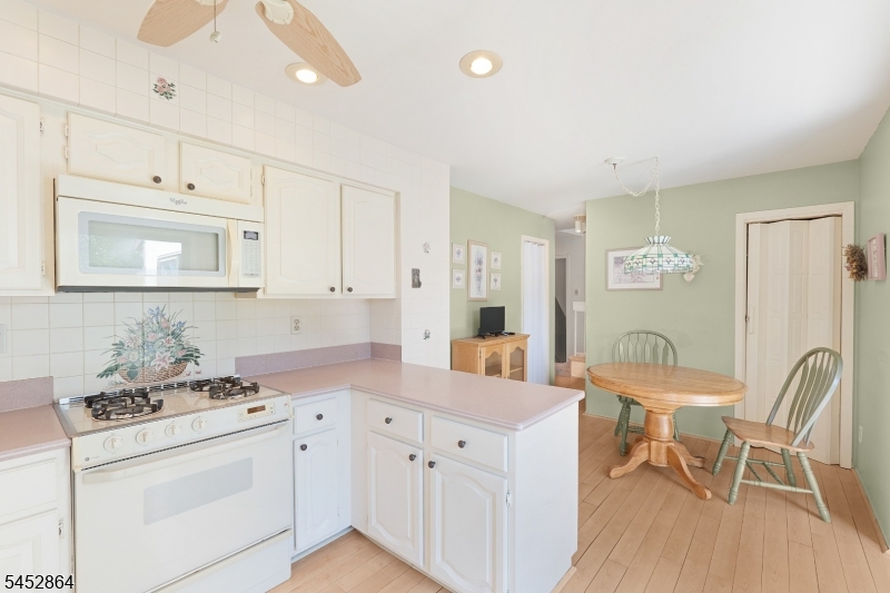 250 Ridgedale Ave 3