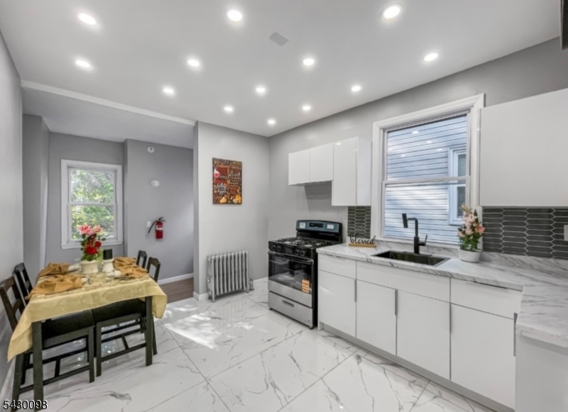39 Brookdale Ave, Newark City, NJ 07106 Listing Photo  0