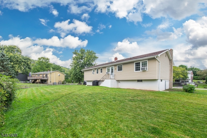 29 Thistle Ave
