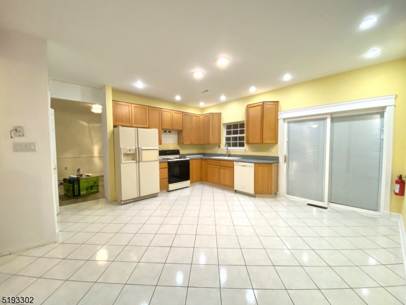 373 Stonehenge Dr, Lopatcong Twp., NJ 08865 Listing Photo  0