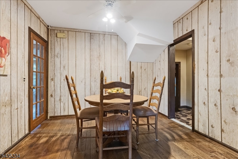 Breakfast Room