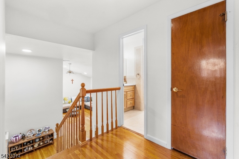 2nd Floor Landing