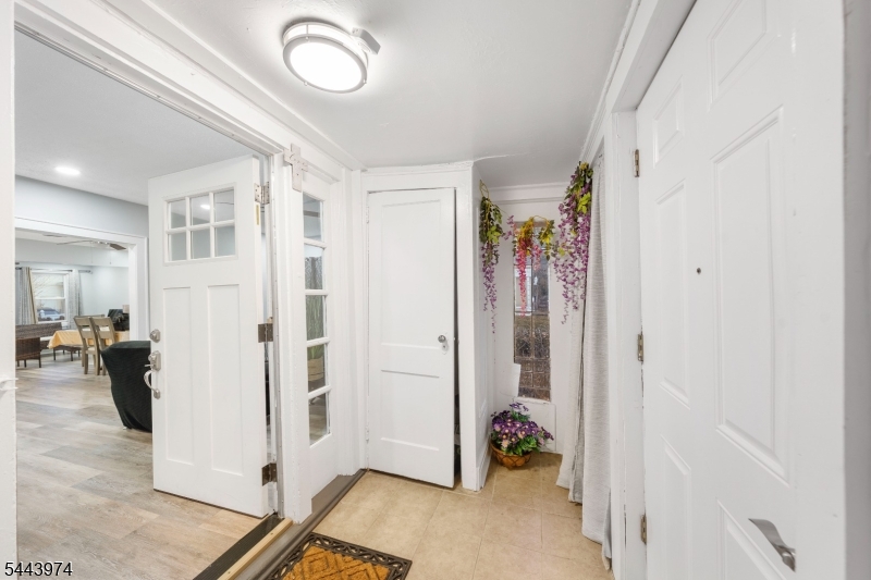 61 Keer Ave