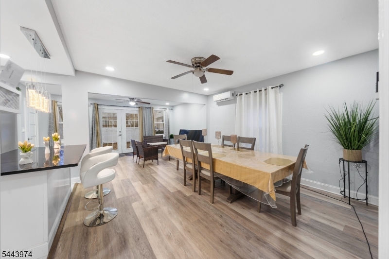 61 Keer Ave
