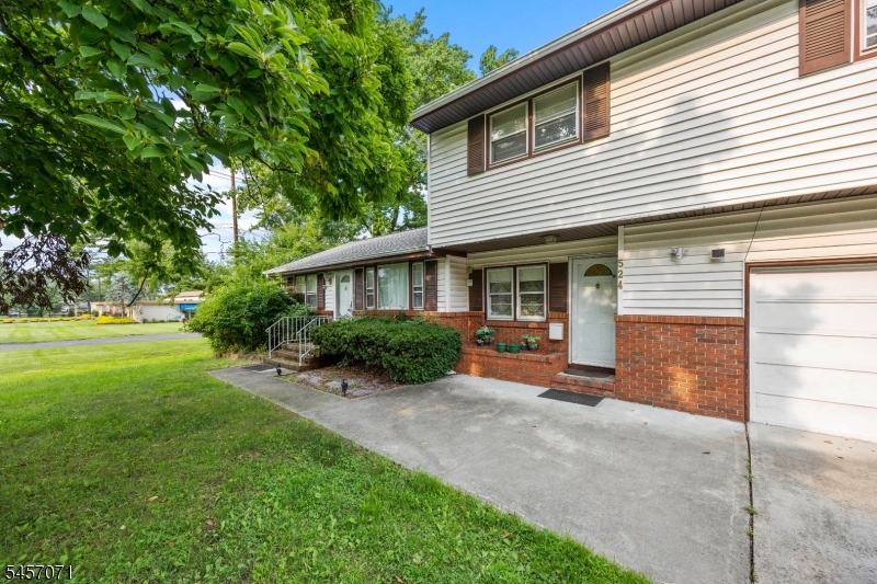524 Lloyd Rd
