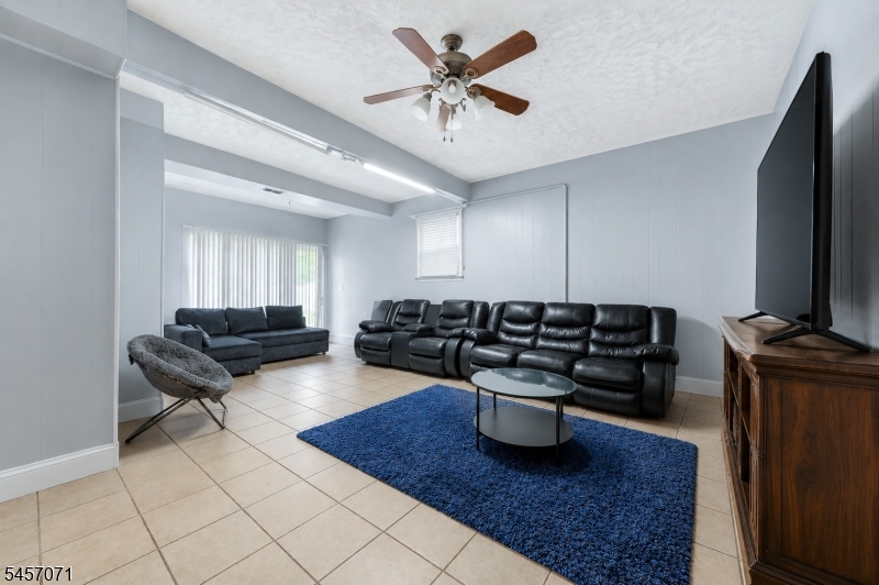 524 Lloyd Rd