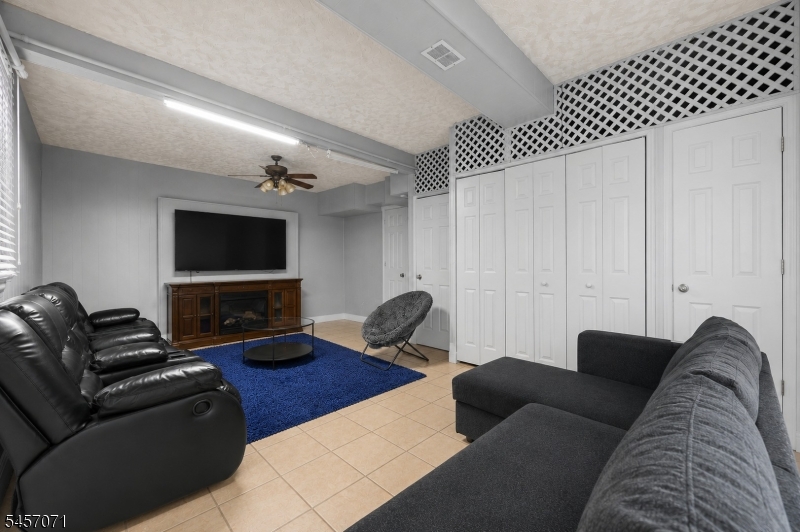 524 Lloyd Rd