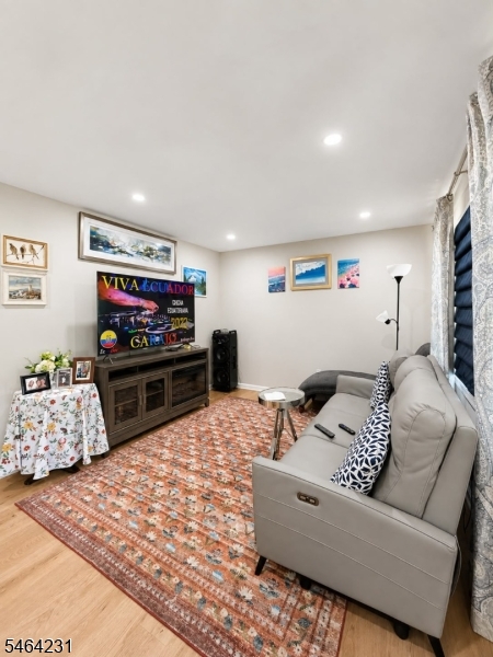 538 Cicilia Pl