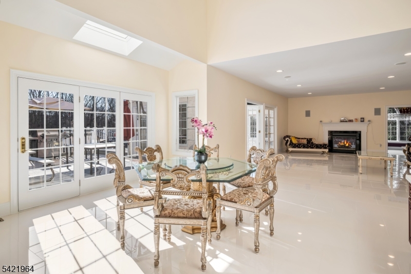 Breakfast Room