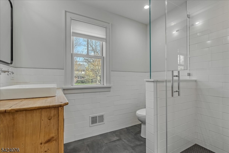 1st floor ensuite