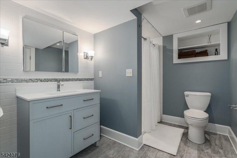 Basement full bath