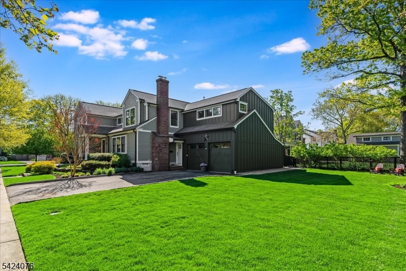 Front view w/2nd sideyard view