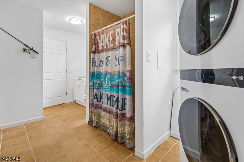 Laundry/Bathroom