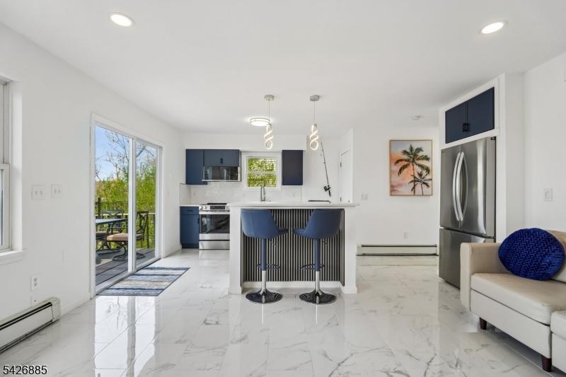 Open Kitchen/Living