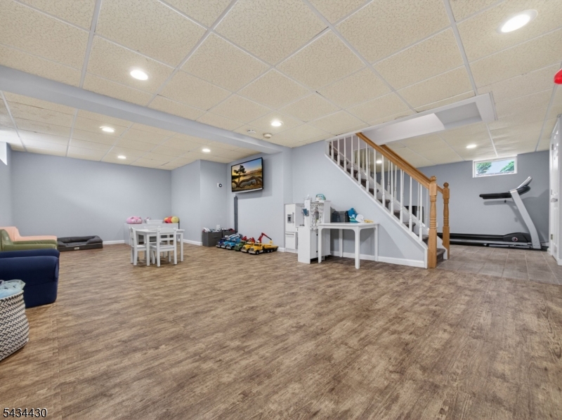 FLEX SPACE/EXERCISE AREA