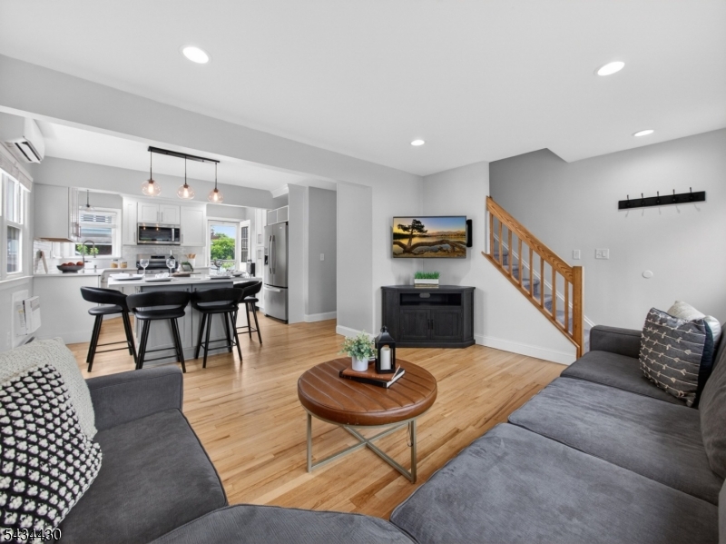 OPEN TO KITCHEN/DINING AREA