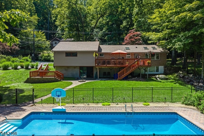 166 Glenside Trl