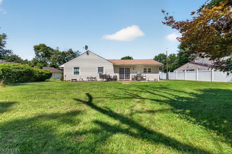 6 Meadowbrook Pl
