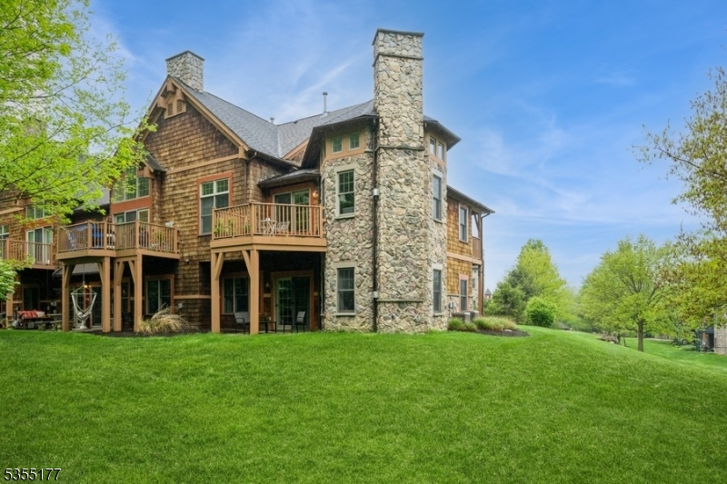 12 Pine Cres Unit 21 21