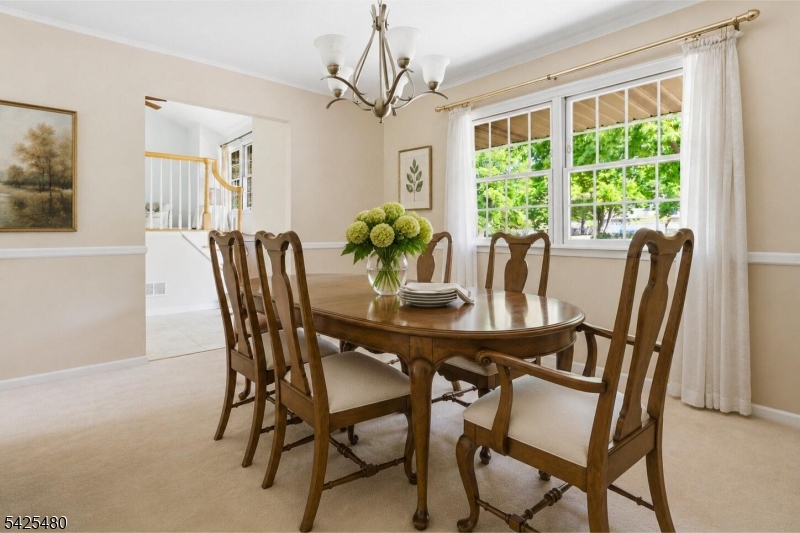 Dining Room (3 of 3)