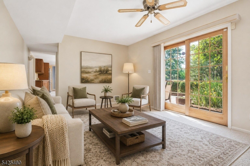 Family Room (4 of 5)