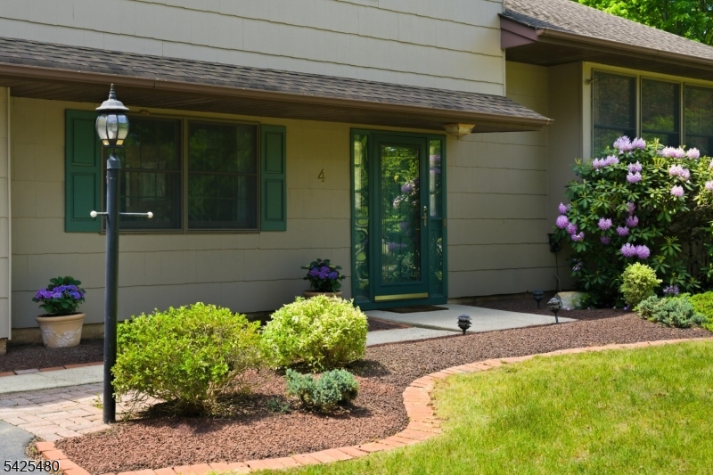 Front of Home (4 of 4)