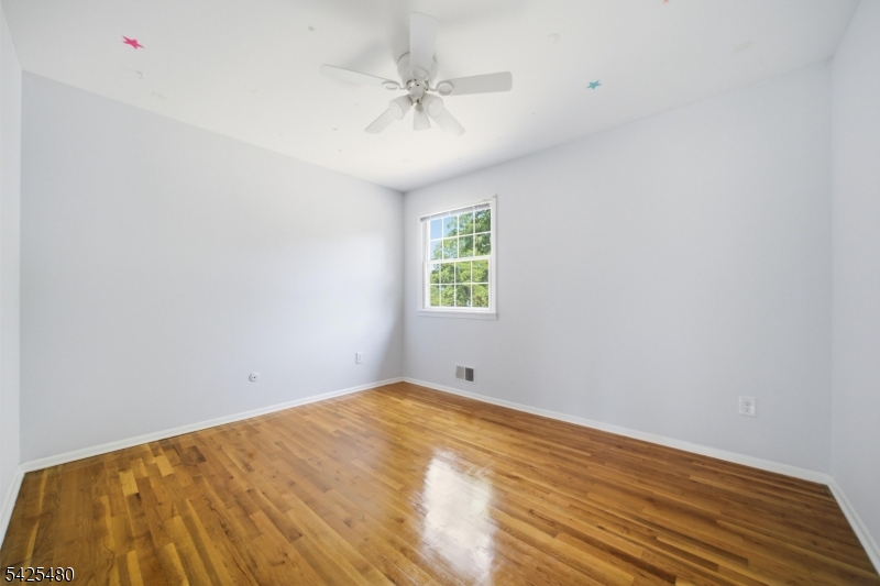 Bedroom 3 (2 of 2)