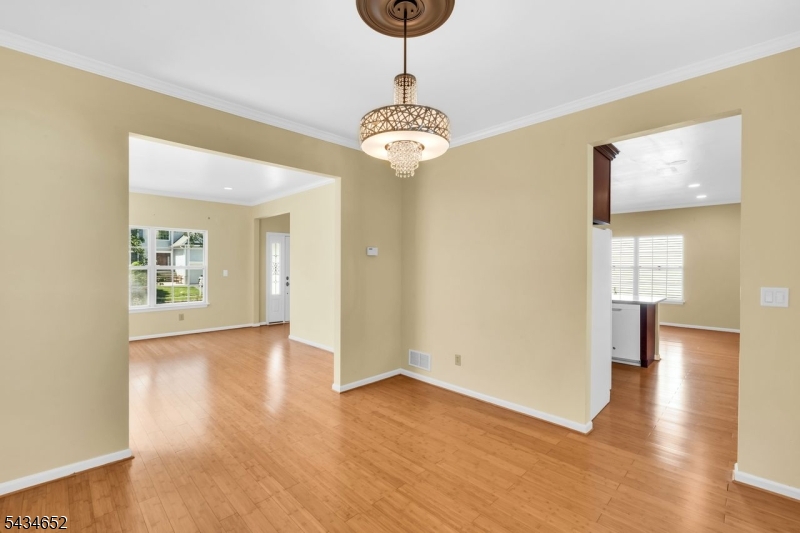 Dining Room w/Hardwood Floors