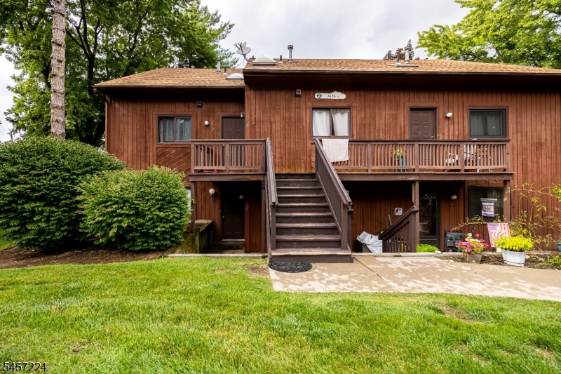 2 Alta Ct W 1