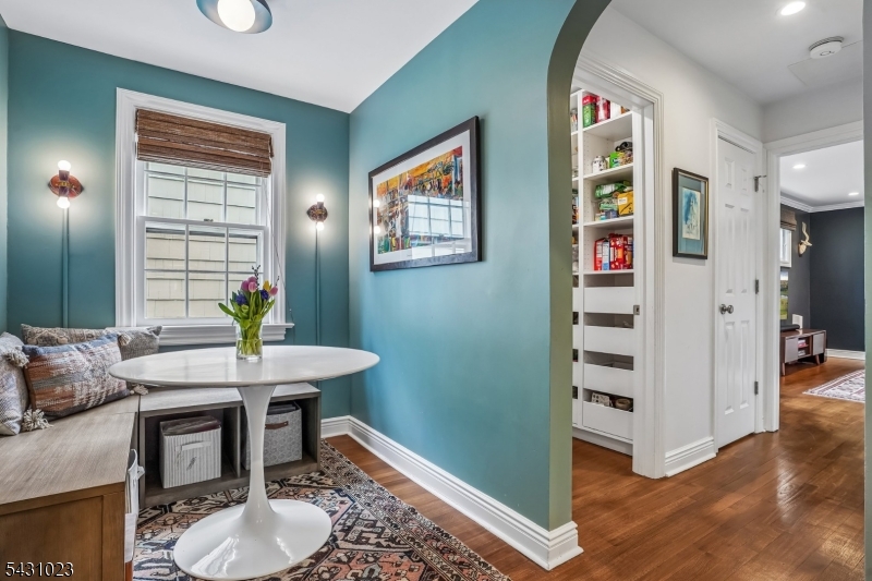 Breakfast Nook/Pantry