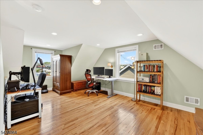 Den/Loft