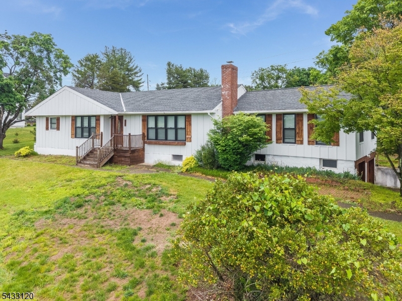 13 Maple Avenue