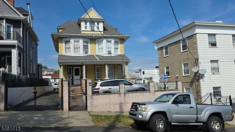 197 Grafton Ave