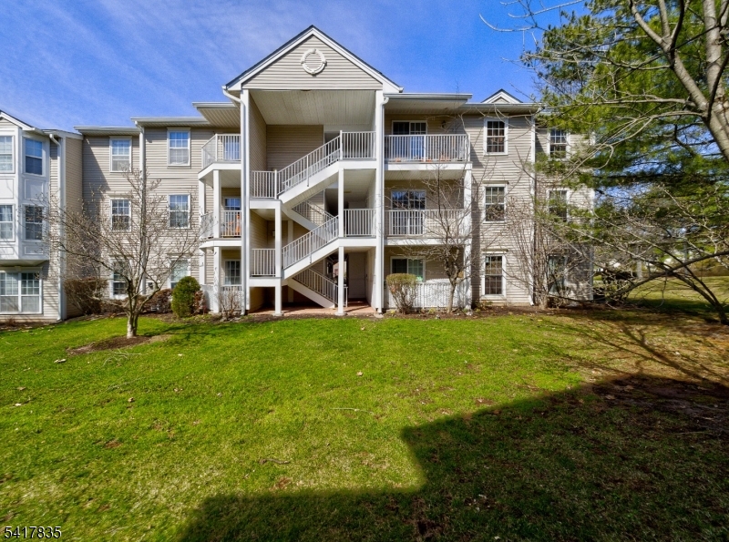 11 Lindsey Ct, Franklin Twp., NJ 08823 Listing Photo  0