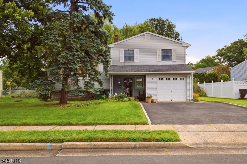 8 Growney St