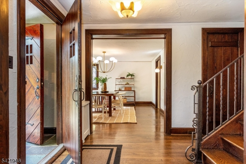 Foyer / Dining Room