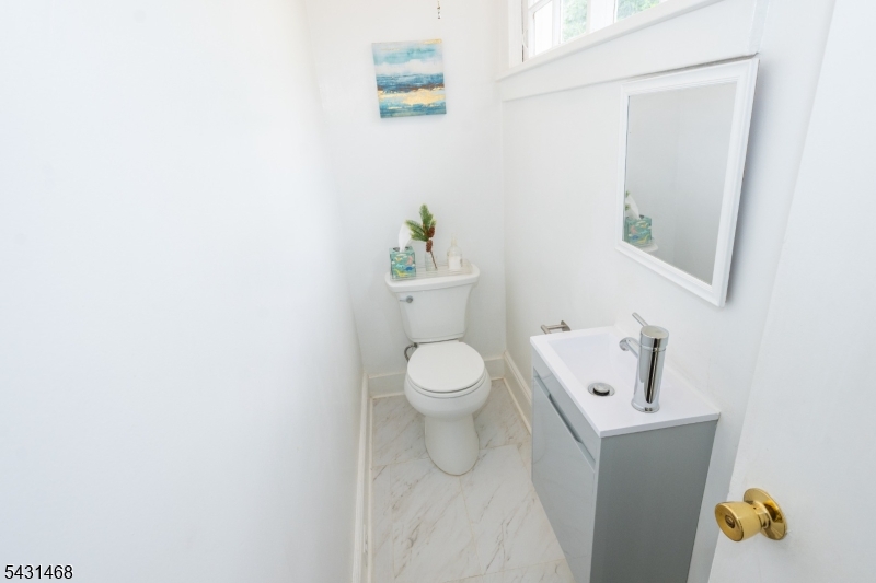 138 Harding Ave, Clifton City, NJ 07011 Listing Photo  11