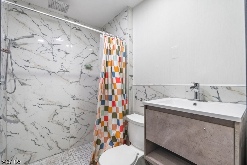 Main Bathroom 2nd Floor