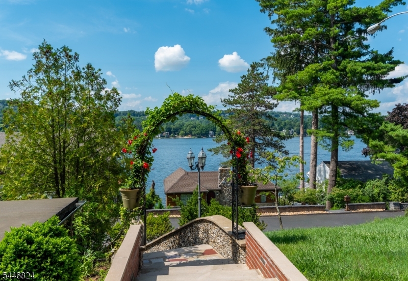 21 Maple Pkwy