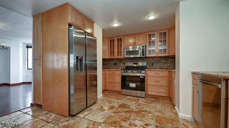 2140 Harmon Cove Tower