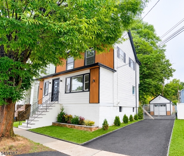 407 E 10th Ave