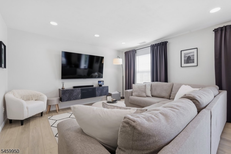 184 Vista Dr