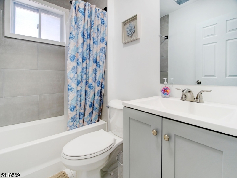 Bathroom Ã¢?? TubShower