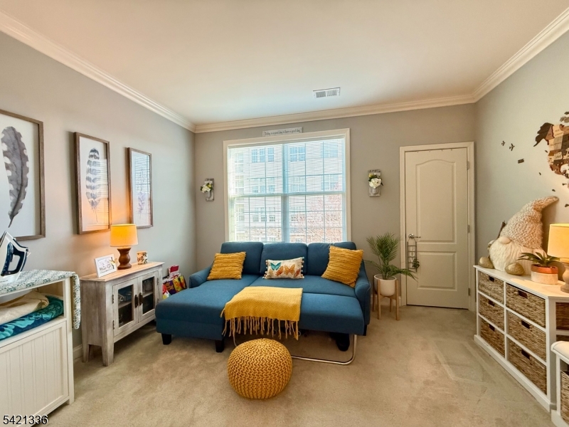 Bedroom 2 / Den