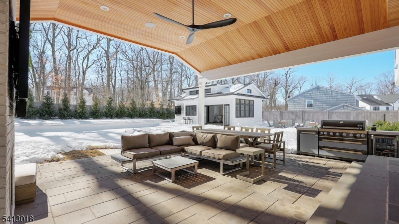 outdoor covered patio