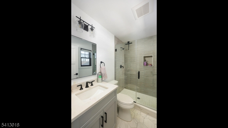 En-suite bath