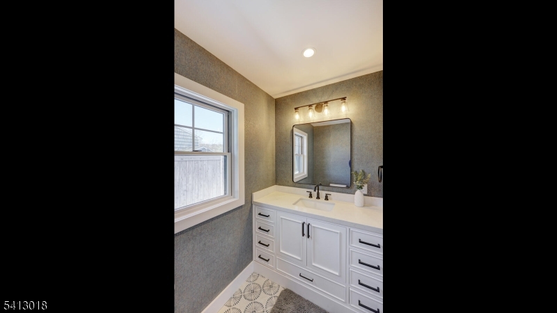 Pool house bath